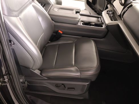 Used 2025 Ford Expedition Active AWD/4WD image 15