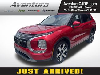 Used 2025 Mitsubishi Outlander SE FWD 360° Tour