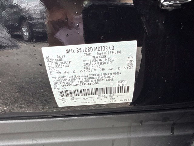 Used 2023 Ford Explorer XLT w/ Equipment Group 202A AWD/4WD image 32