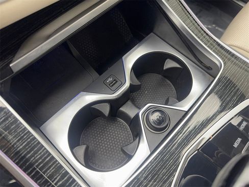 Used 2022 BMW X7 xDrive40i w/ M Sport Package image 73