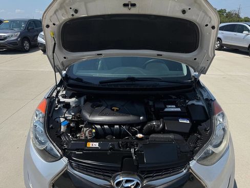 Used 2013 Hyundai Elantra SE image 18