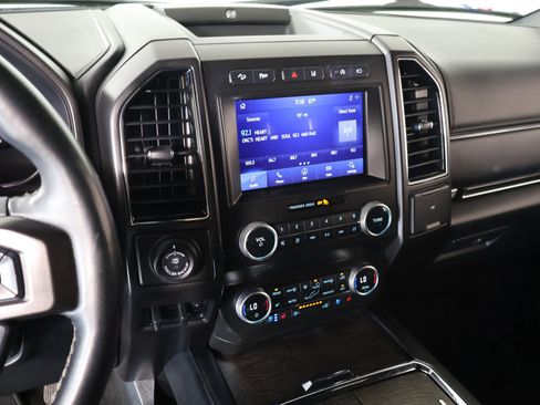 Used 2021 Ford Expedition Limited AWD/4WD image 5