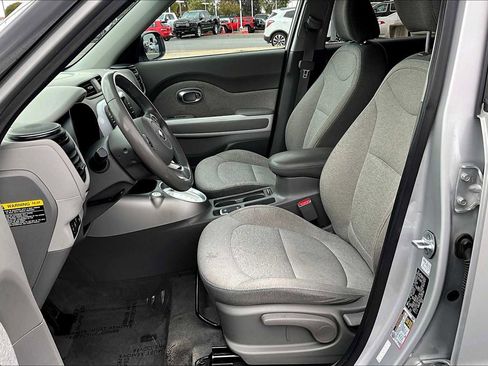 Used 2019 Kia Soul EV image 7