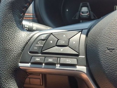 Used 2023 Nissan Kicks SR w/ SR Premium Package FWD image 21
