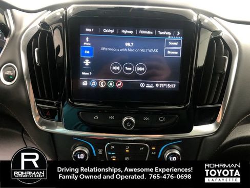 Used 2021 Chevrolet Traverse RS FWD image 19