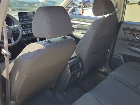 Used 2024 Honda CR-V EX image 12