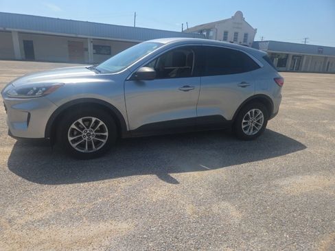 Used 2022 Ford Escape SE w/ Convenience Package FWD image 7