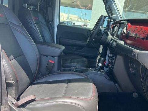 Used 2023 Jeep Gladiator Rubicon w/ LED Lighting Group AWD/4WD image 17