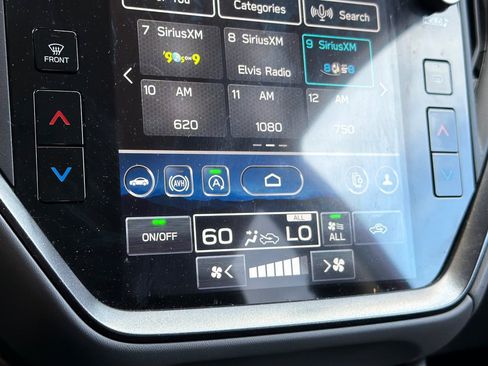 Used 2024 Subaru Crosstrek 2.5i Limited w/ Crosstrek Mirror Package image 17