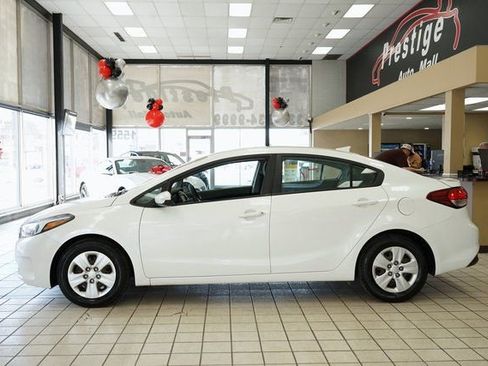 Used 2018 Kia Forte LX w/ LX Popular Package image 4