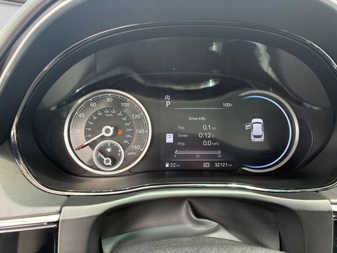 Used 2025 Genesis GV70 2.5T AWD/4WD image 25