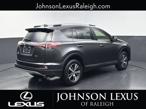 Used 2017 Toyota RAV4 XLE FWD image 9