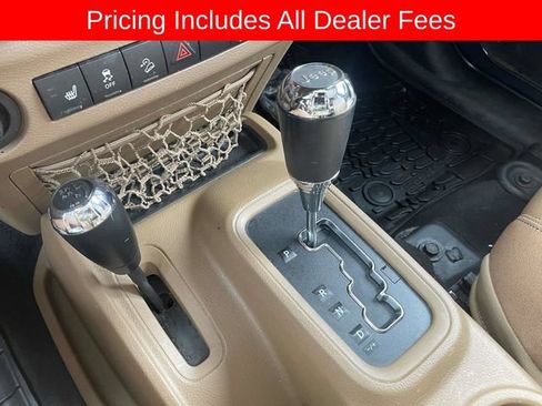 Used 2017 Jeep Wrangler Unlimited Sahara w/ Max Tow Package AWD/4WD image 36