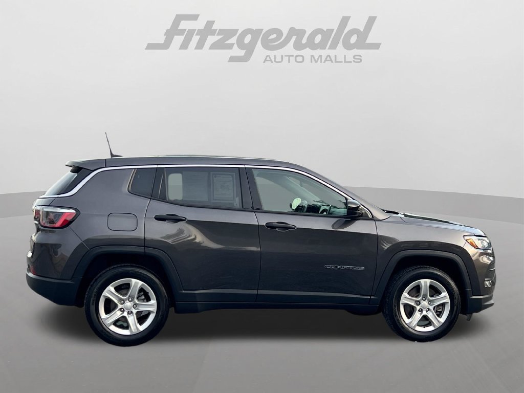 Used 2023 Jeep Compass Sport AWD/4WD image 2