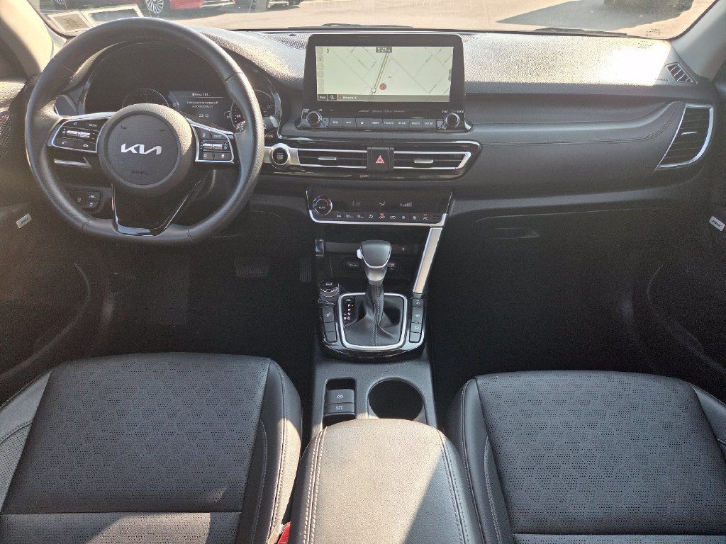 Used 2023 Kia Seltos SX w/ SX Sunroof Package AWD/4WD image 12