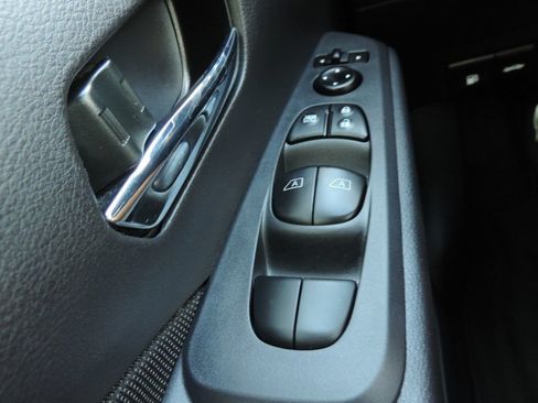 Certified 2024 Nissan Kicks SV FWD image 25