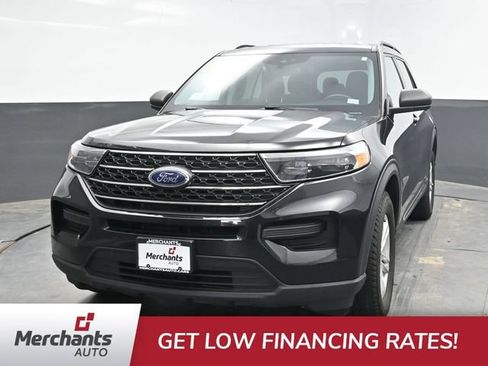 Used 2022 Ford Explorer XLT AWD/4WD image 2