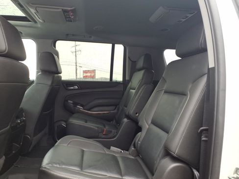Used 2019 Chevrolet Suburban LT image 11