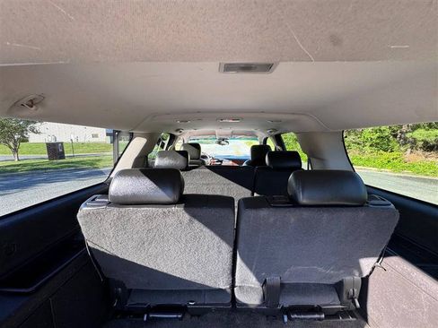 Used 2010 Chevrolet Suburban LT AWD/4WD image 15