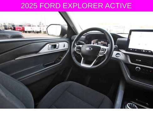 Used 2025 Ford Explorer Active RWD image 10