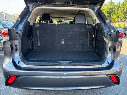 Used 2023 Toyota Highlander Limited image 33