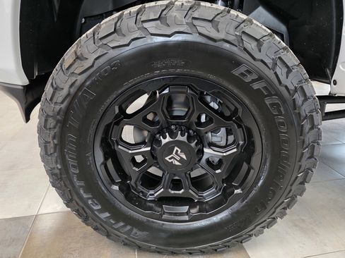New 2026 RAM 2500 Laramie w/ Night Edition AWD/4WD image 9