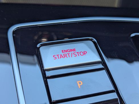 Used 2024 Volkswagen GTI SE w/ MDO Package image 32