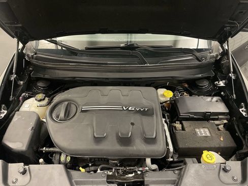 Used 2018 Jeep Cherokee Limited AWD/4WD image 23