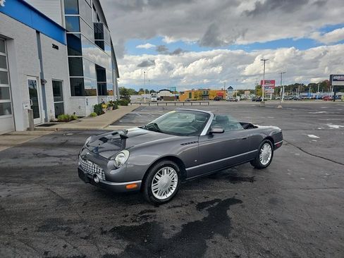 Used 2003 Ford Thunderbird image 27