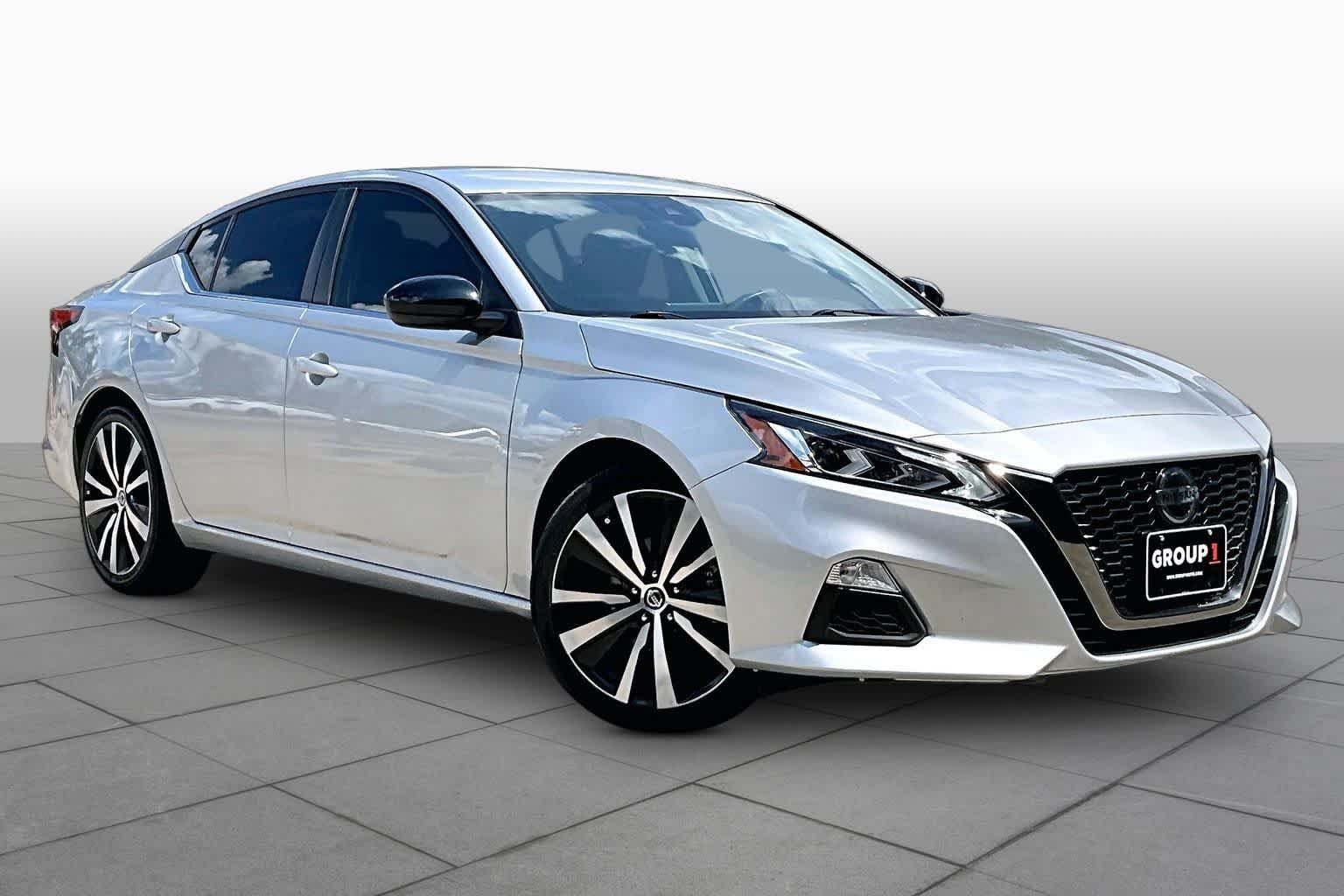 Certified 2022 Nissan Altima 2.5 SR FWD image 3