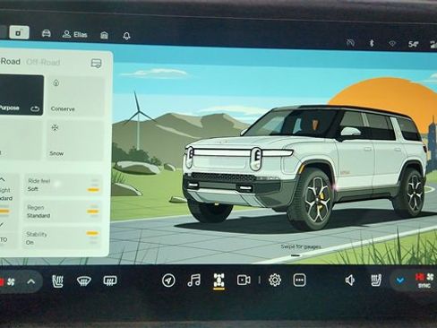 Used 2023 Rivian R1S Adventure image 52