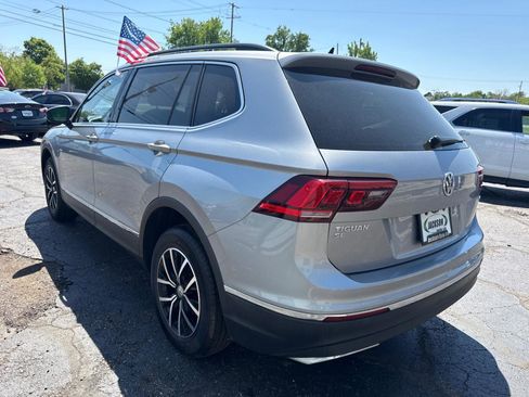 Used 2021 Volkswagen Tiguan SE w/ Panoramic Sunroof Package AWD/4WD image 26