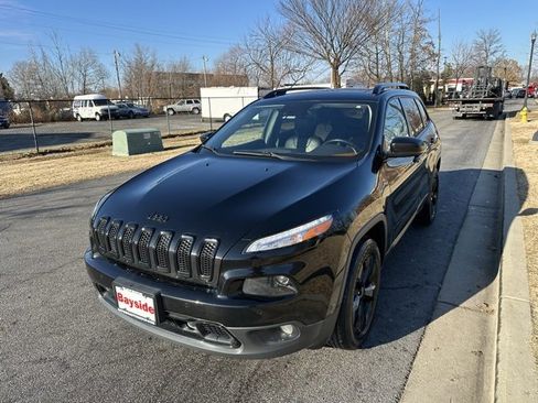 Used 2017 Jeep Cherokee High Altitude w/ Technology Group image 6