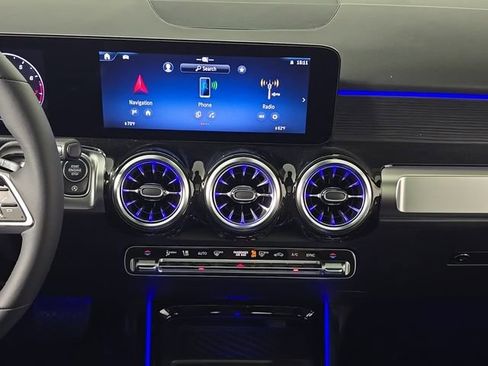 New 2026 Mercedes-Benz GLB 250 4MATIC image 19