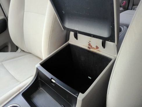 Used 2021 Kia Sedona LX FWD image 57