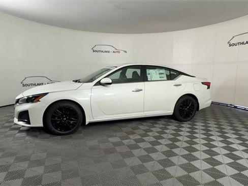 New 2025 Nissan Altima 2.5 SV image 4