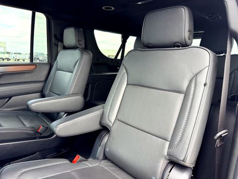 Used 2025 GMC Yukon XL Denali image 19