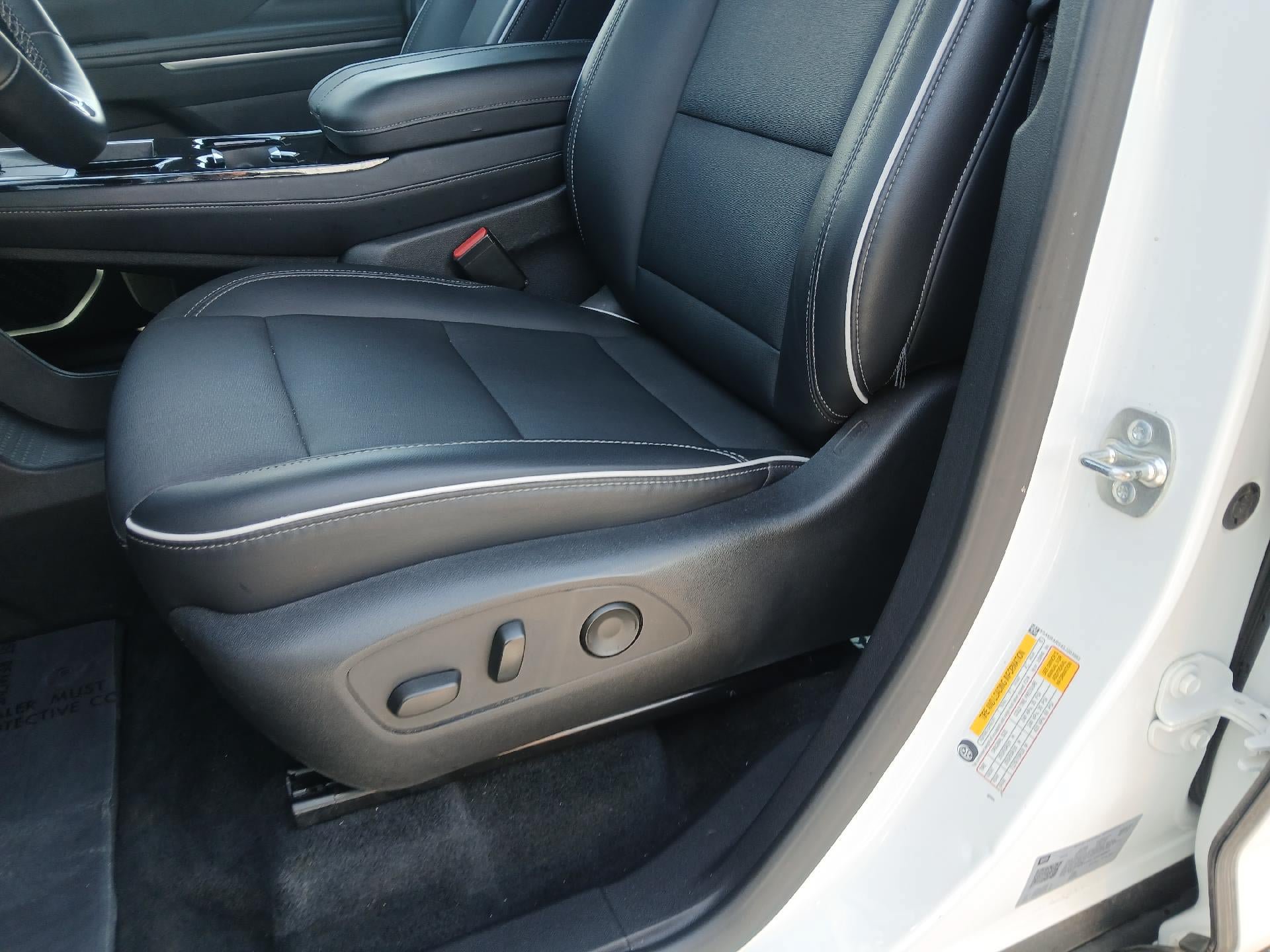 Used 2025 Buick Enclave Preferred FWD image 11