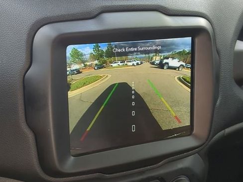 Used 2023 Jeep Renegade Latitude image 38