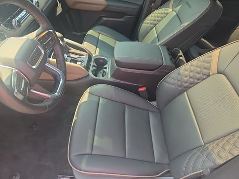 Used 2026 GMC Canyon Denali AWD/4WD image 13