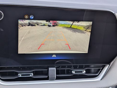 New 2026 Chevrolet Equinox LT w/ Convenience Package II image 10