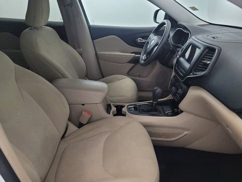 Used 2020 Jeep Cherokee Latitude FWD image 21