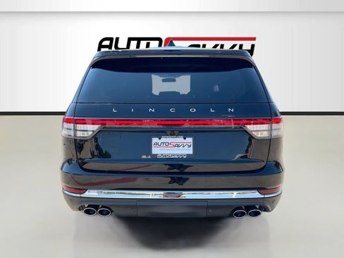Used 2025 Lincoln Aviator AWD image 6