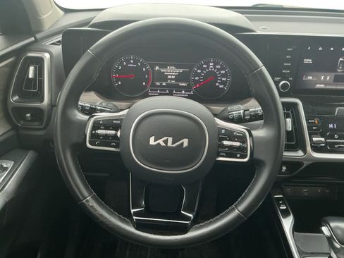Used 2022 Kia Sorento EX w/ Panoramic Sunroof Package image 12