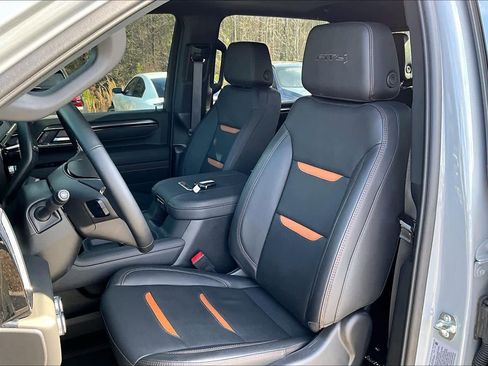 Used 2025 GMC Sierra 2500 AT4 w/ AT4 Premium Plus Package image 7