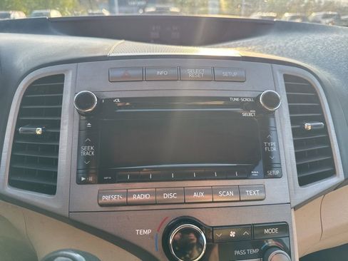 Used 2012 Toyota Venza LE w/ LE Convenience Pkg image 13