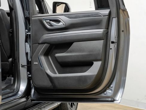 Used 2022 GMC Yukon XL SLT w/ SLT Premium Package image 46