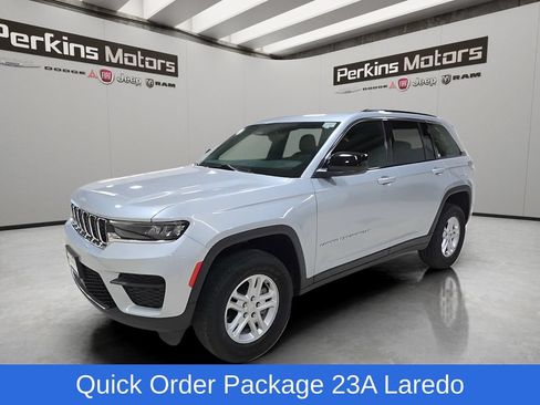 Certified 2024 Jeep Grand Cherokee Laredo AWD/4WD image 1