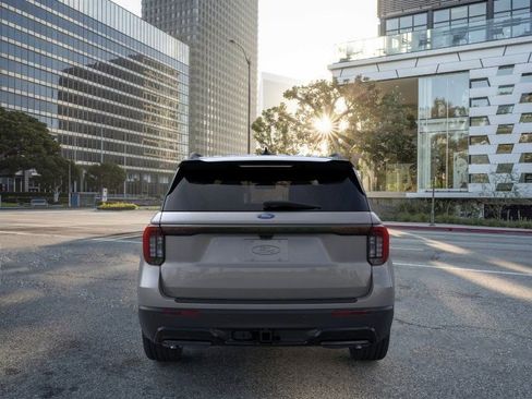 New 2025 Ford Explorer ST-Line w/ Premium Package RWD image 6