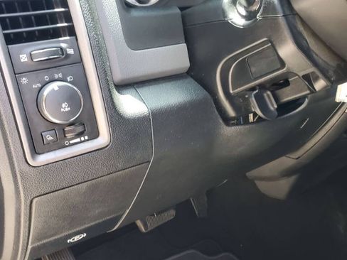 Used 2013 RAM 1500 Express RWD image 24